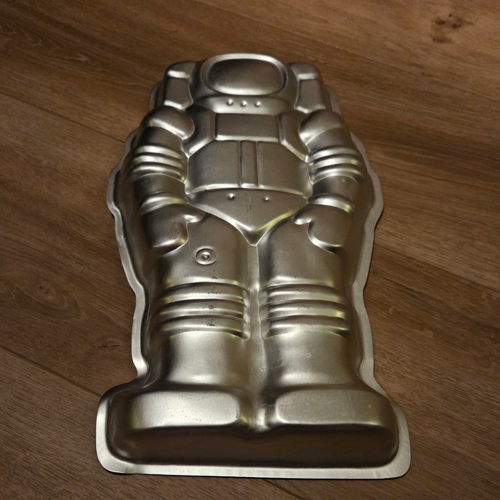1978 Wilton Astronaut‎ Cake Pan Space Galaxy Baking Mold 502 2098